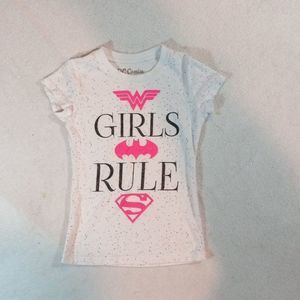 DC Comics Girls Rule Shoulder Sleeve T-shirt